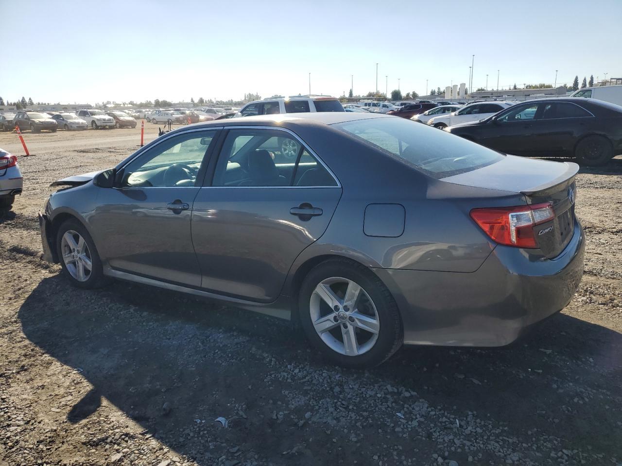 2014 Toyota Camry L - Image 2