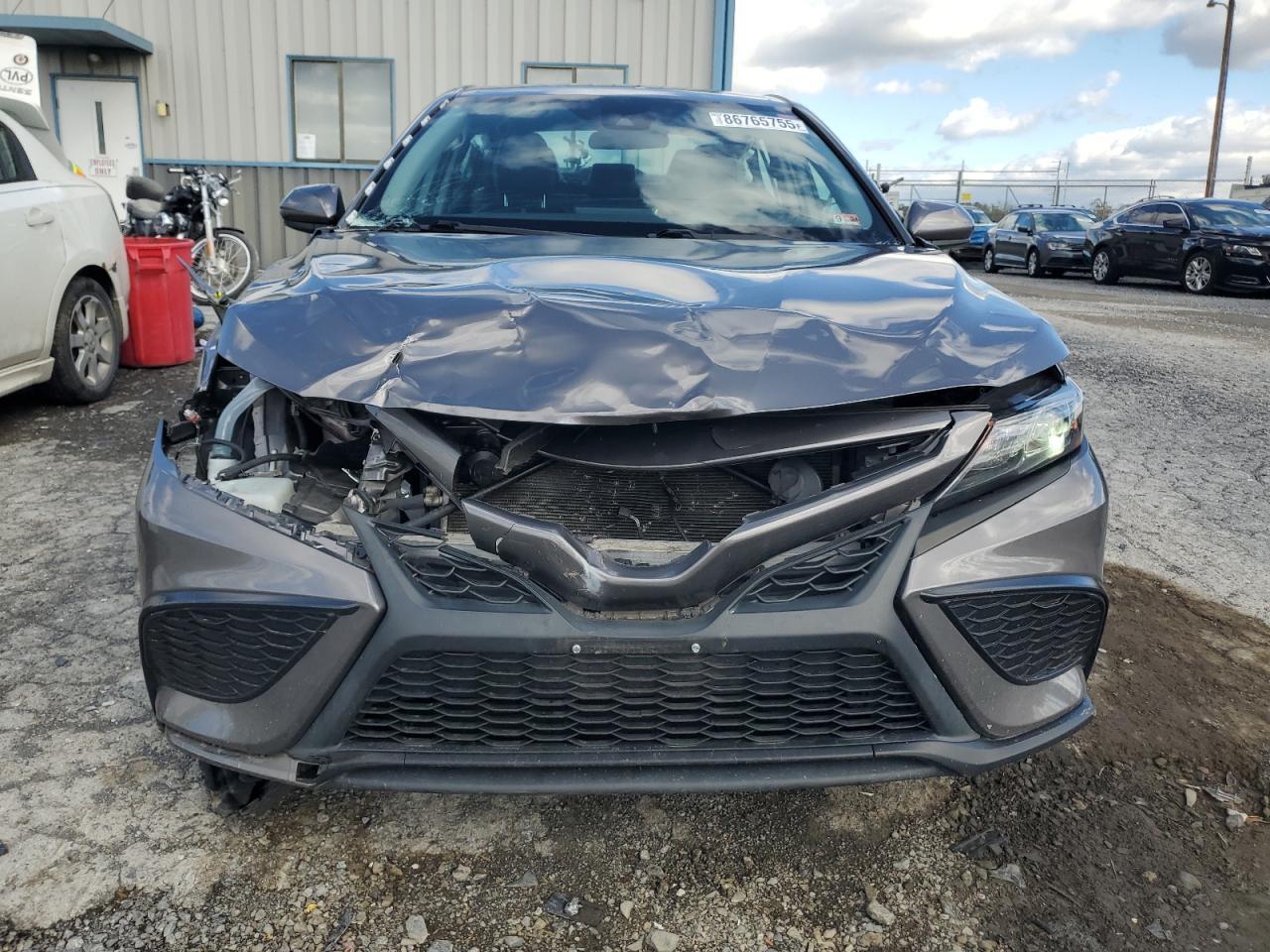2021 Toyota Camry Se - Фото 5