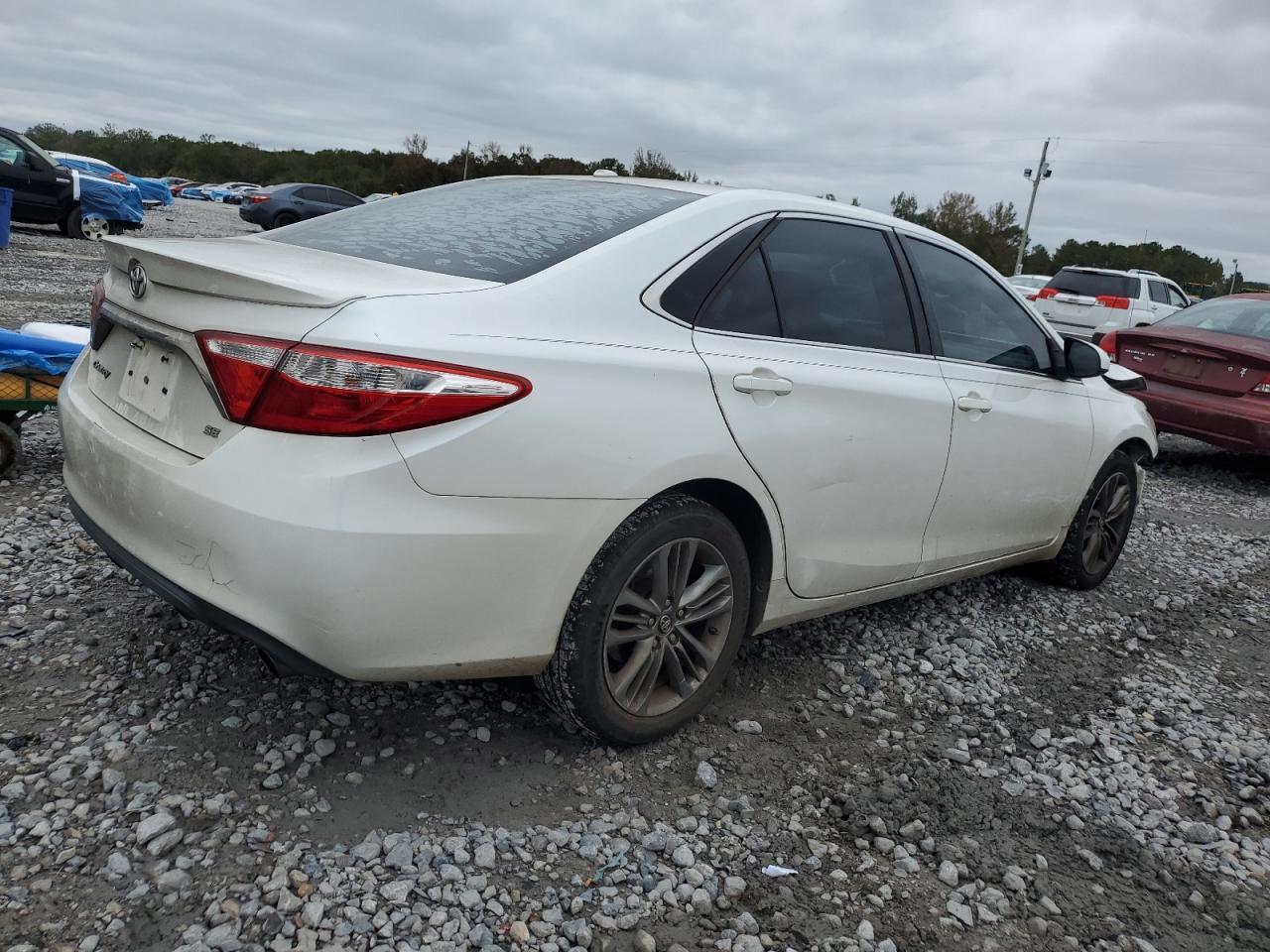 2017 Toyota Camry Le - Фото 3