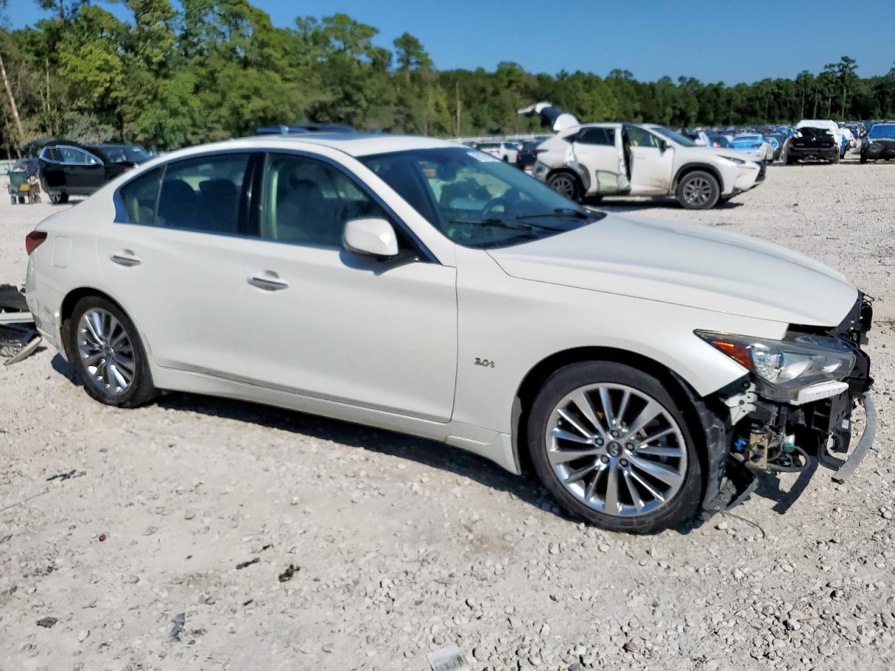 2018 Infiniti Q50 Luxe - Image 4