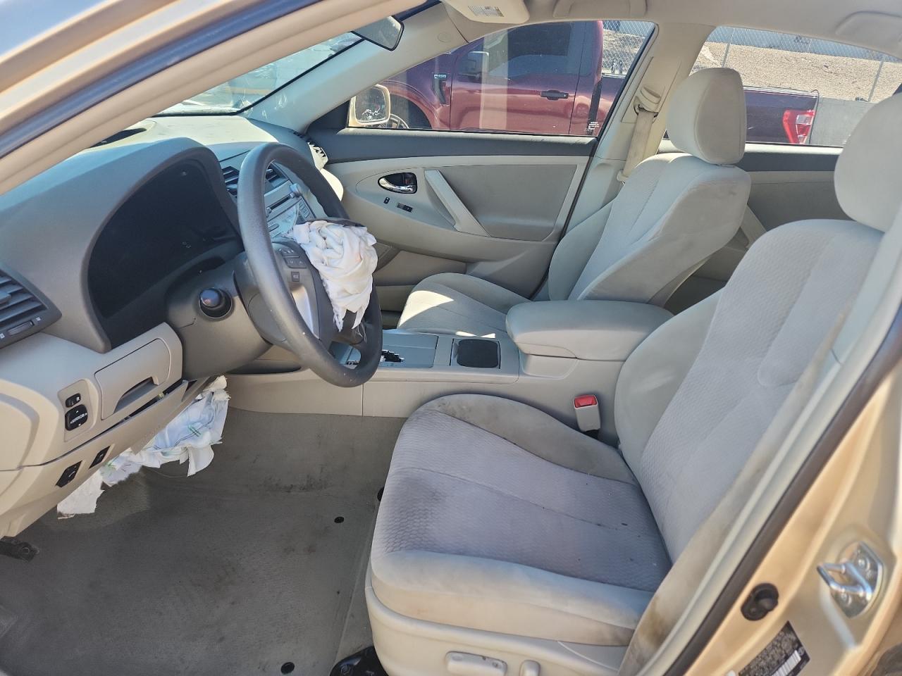 2010 Toyota Camry Le - Фото 7