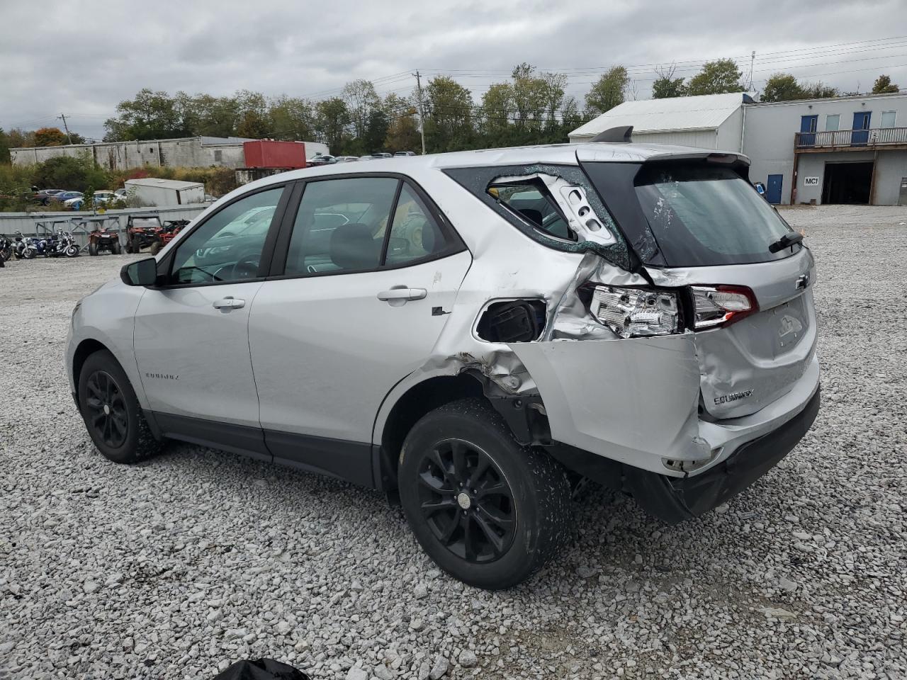 2020 Chevrolet Equinox Ls - Фото 2