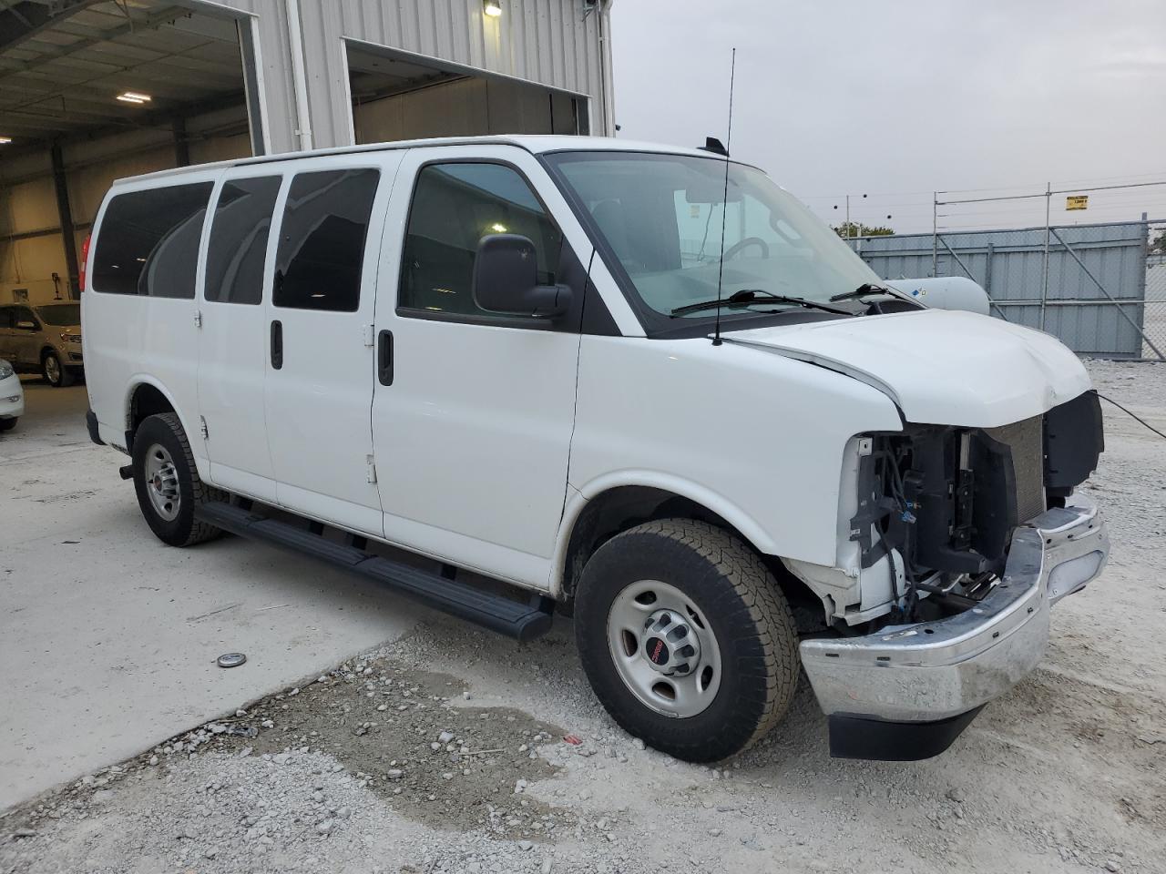 2023 GMC Savana G2500 Ls - Фото 4