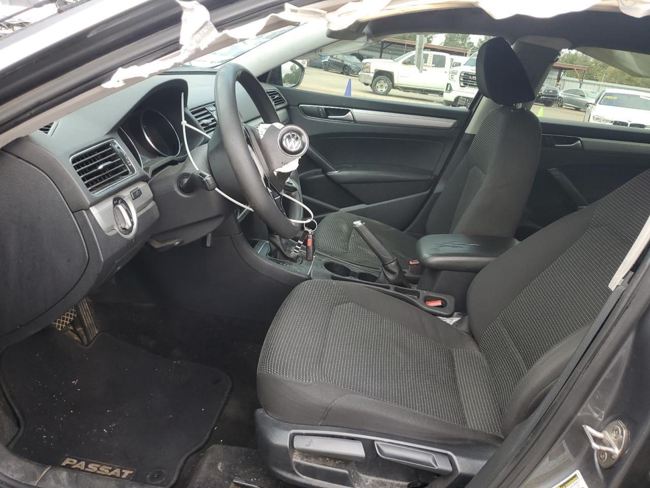 2016 Volkswagen Passat S - Image 7