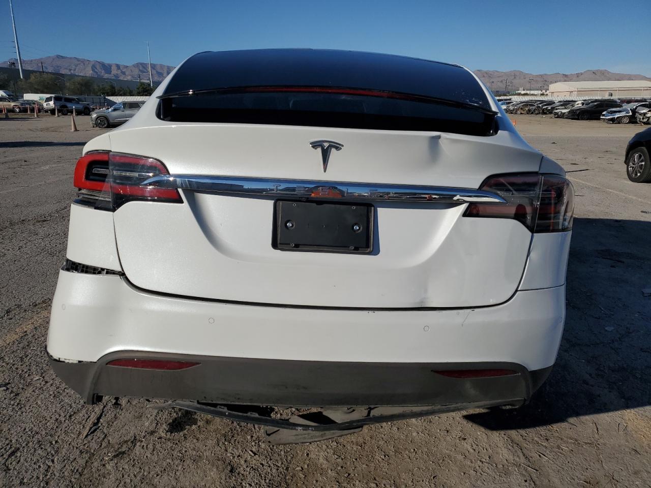2018 Tesla Model X - Фото 6
