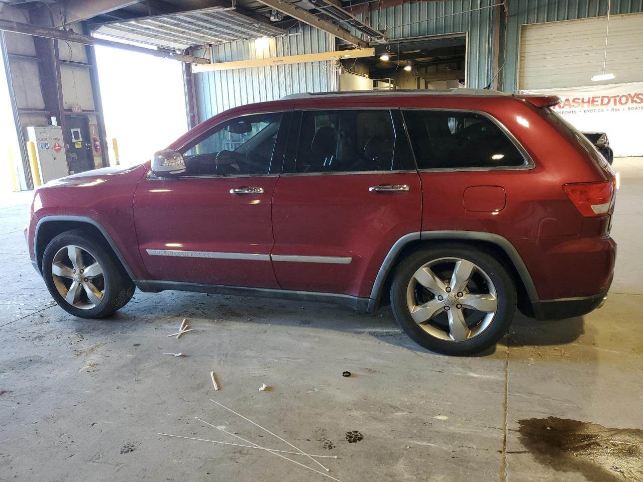 2012 Jeep Grand Cherokee Overland - Image 2