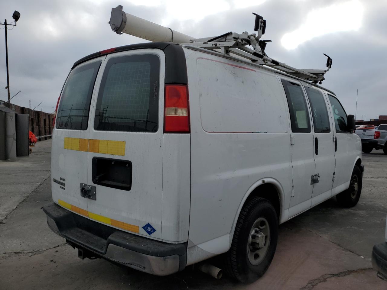 2014 Chevrolet Express G2500 Cargo Van - Pri Fleet - Image 3