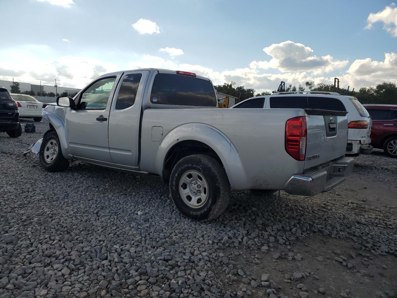 2015 Nissan Frontier S - Image 2