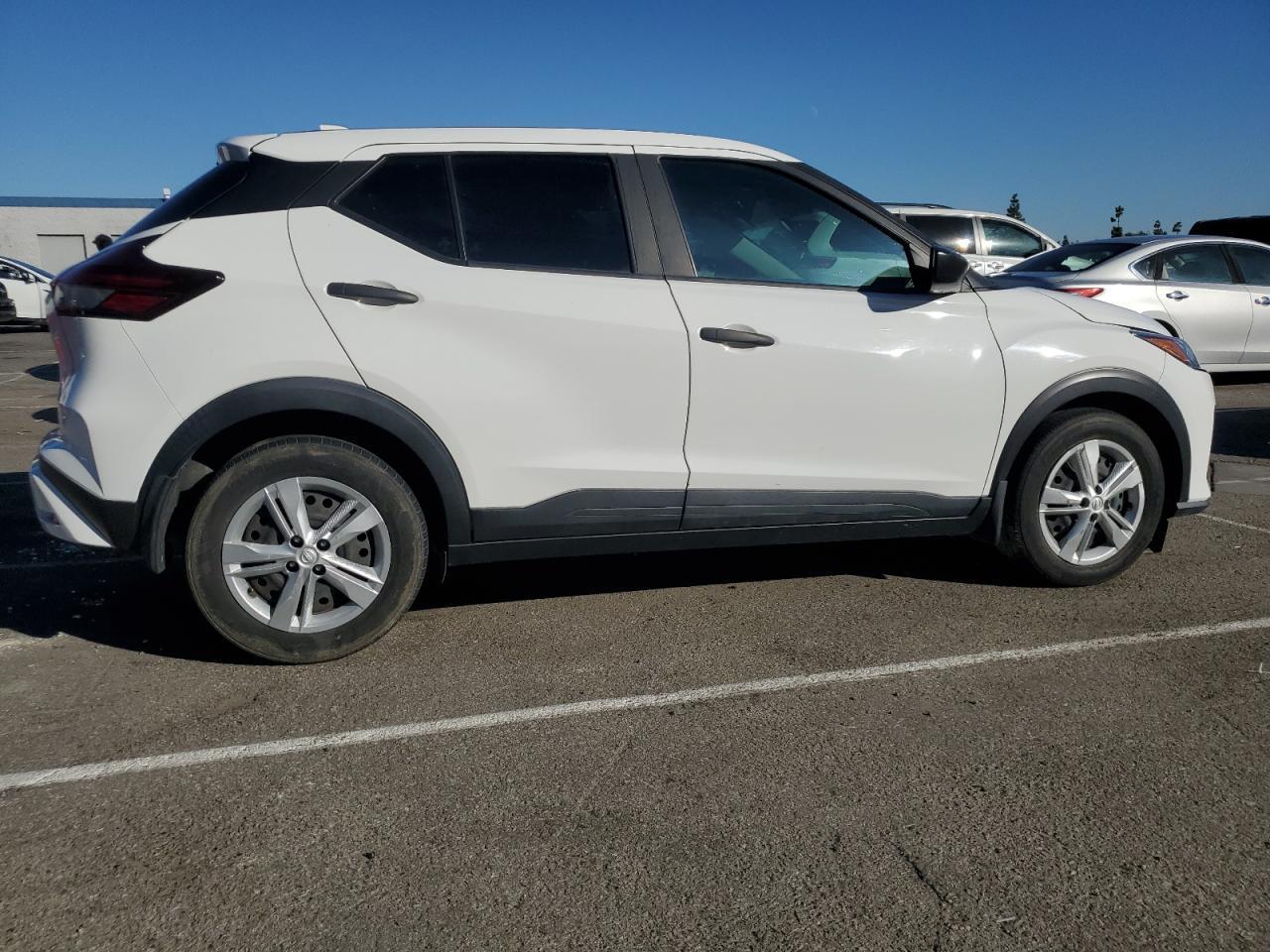 2021 Nissan Kicks S - Фото 3