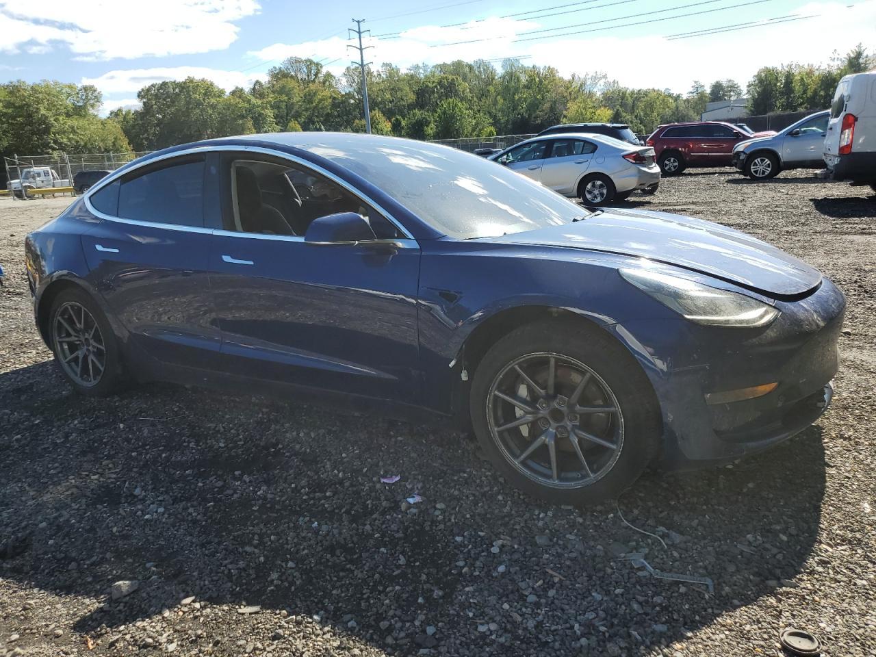 2018 Tesla Model 3 - Фото 4