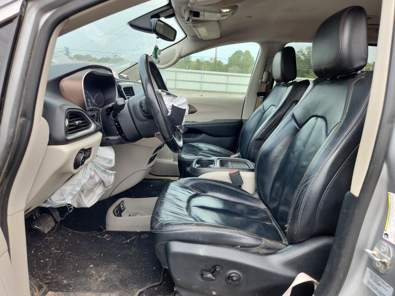 2017 Chrysler Pacifica Touring L - Image 7