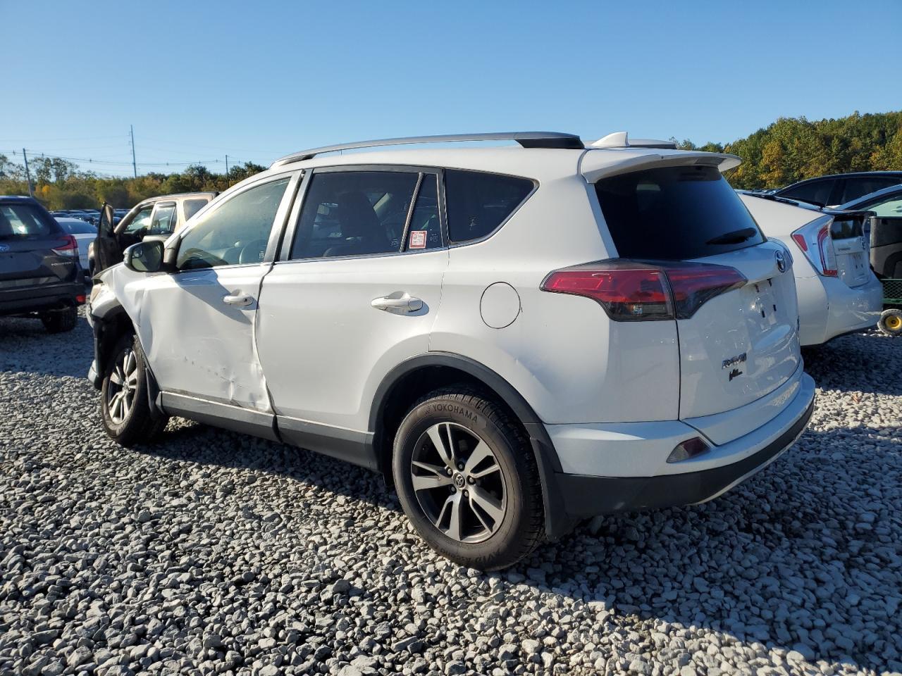 2017 Toyota Rav4 Xle - Image 2