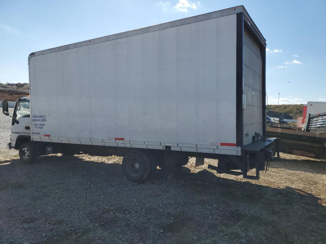 2006 Isuzu Npr Box Truck - Image 2
