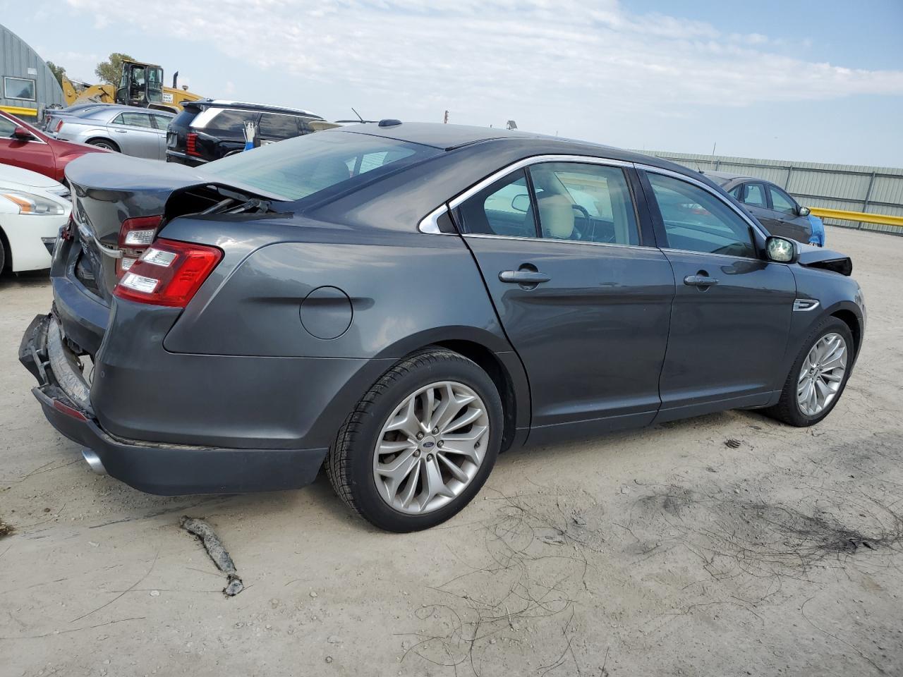 2018 Ford Taurus Limited - Image 3