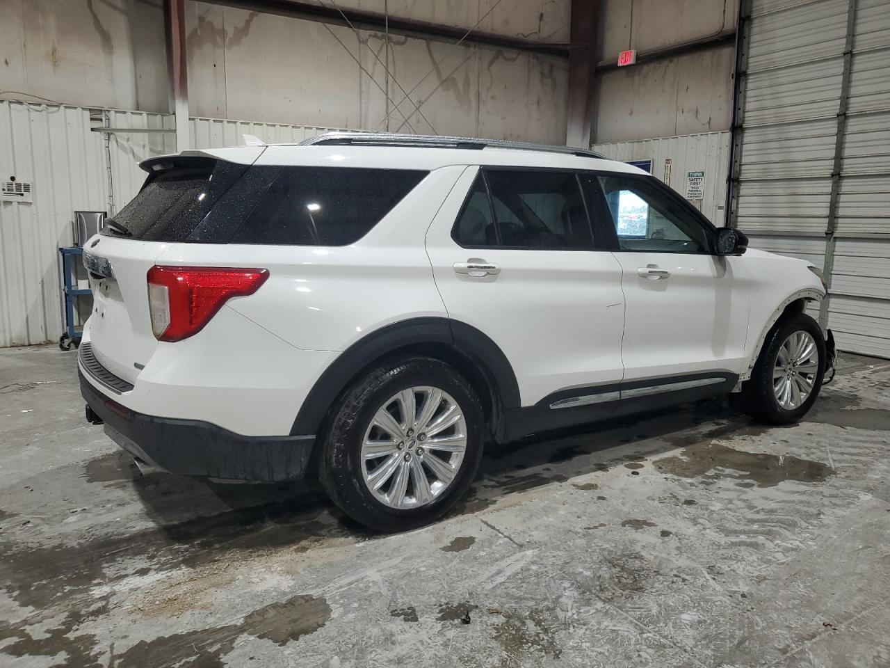 2020 Ford Explorer Limited - Image 3