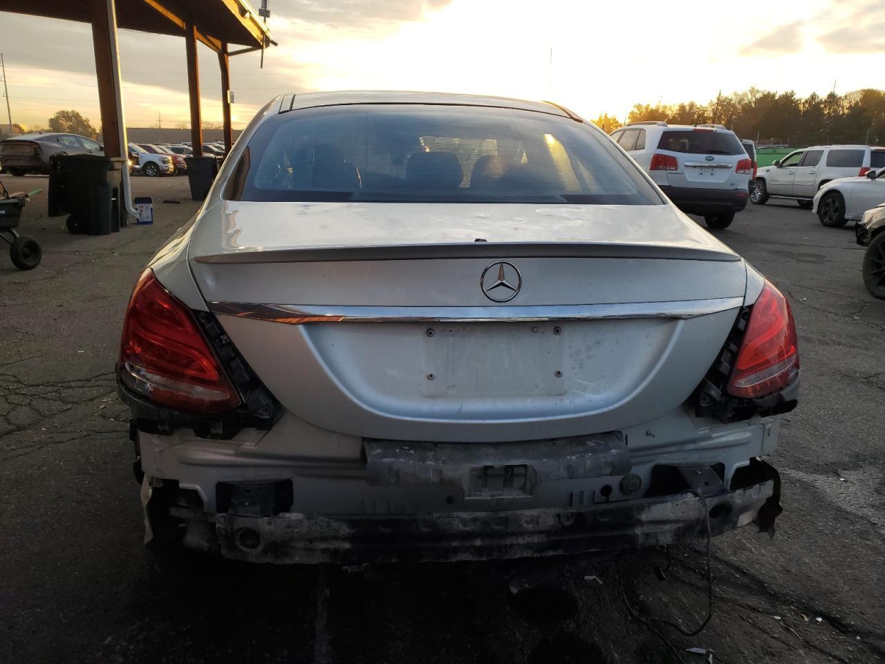 2016 Mercedes-Benz C 300 4Matic - Фото 6