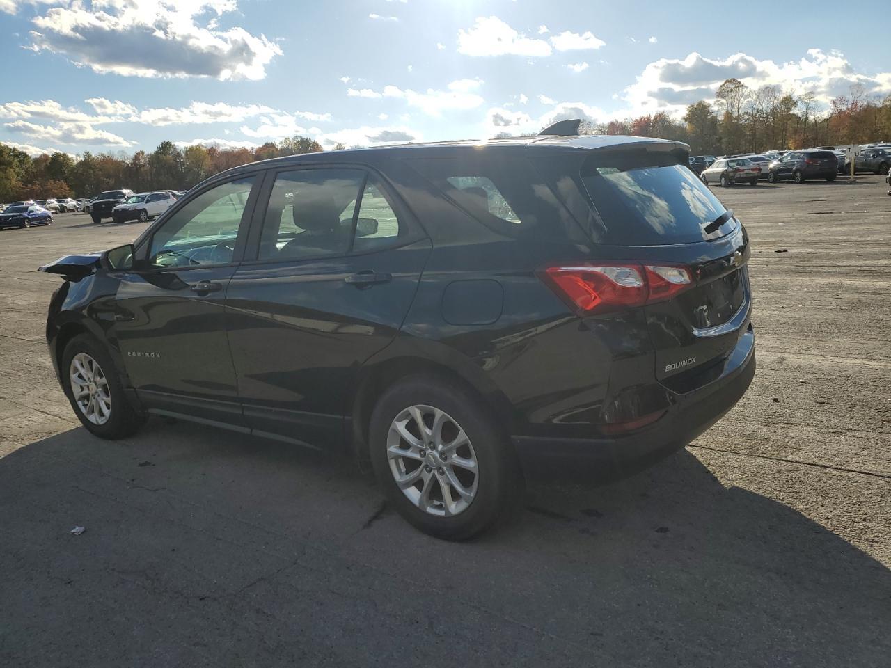 2020 Chevrolet Equinox Ls - Фото 2