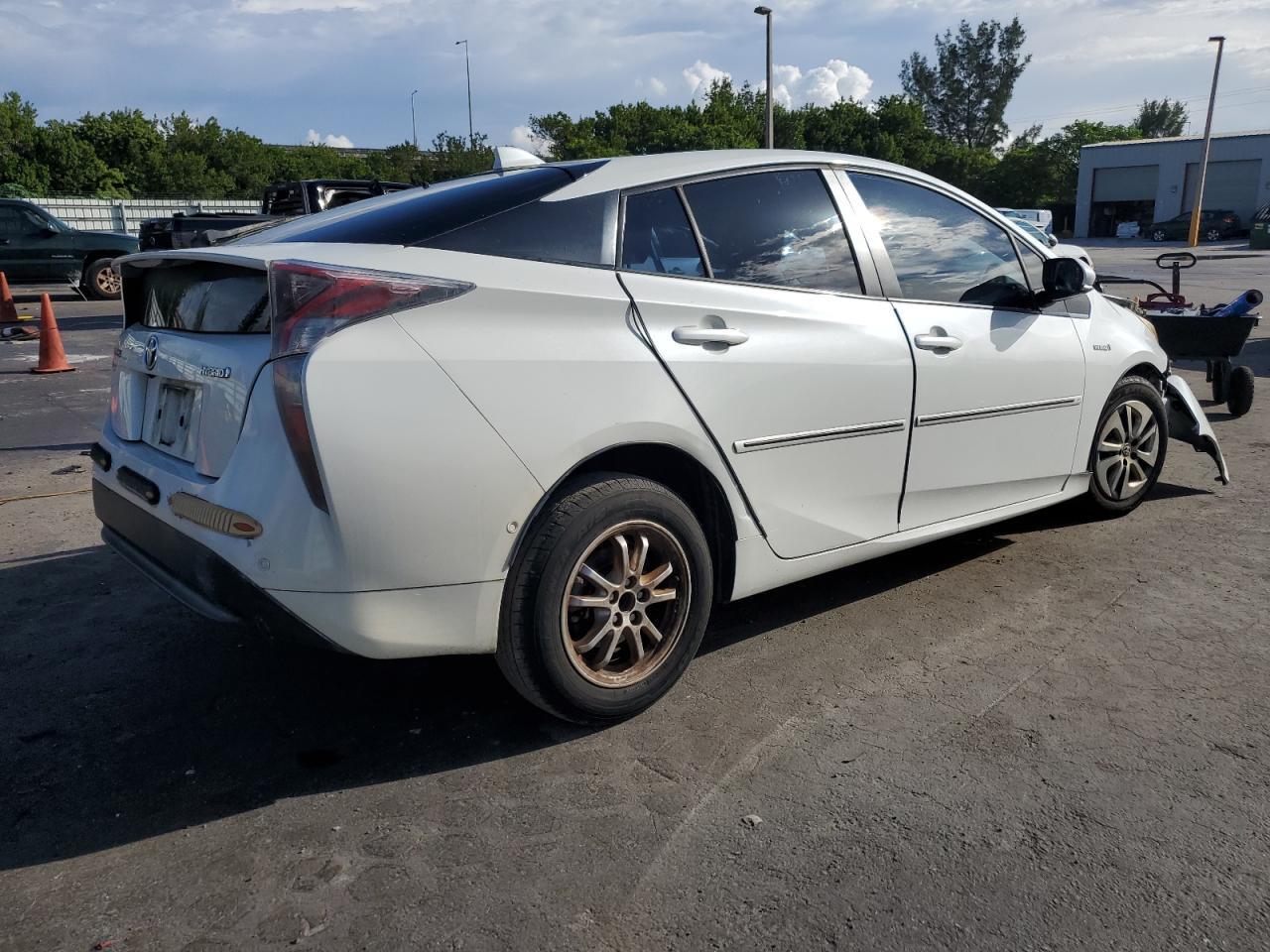 2016 Toyota Prius - Фото 3