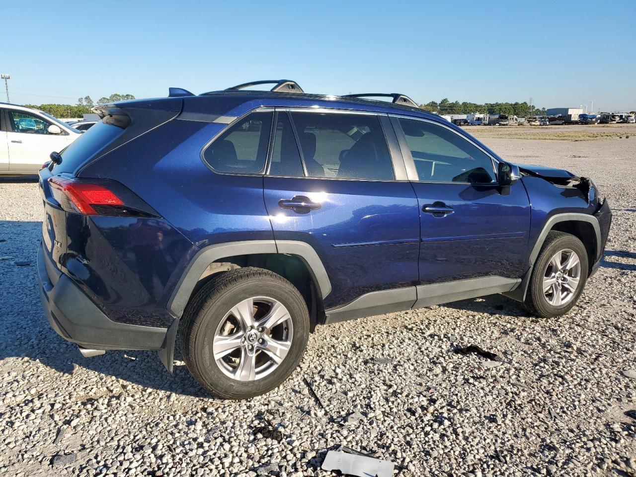 2023 Toyota Rav4 Xle - Image 3