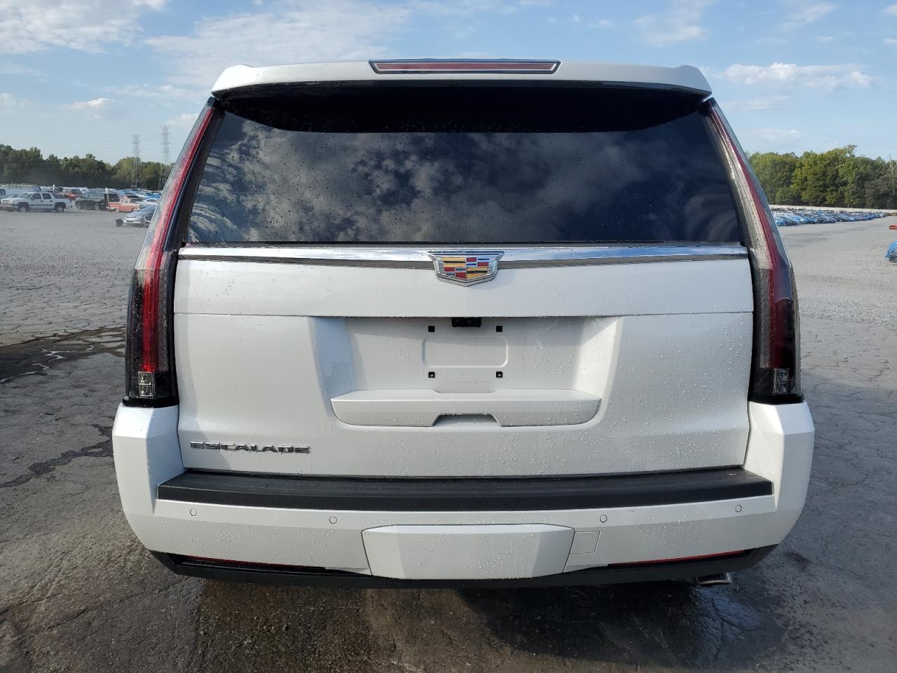 2020 Cadillac Escalade Premium Luxury - Image 6