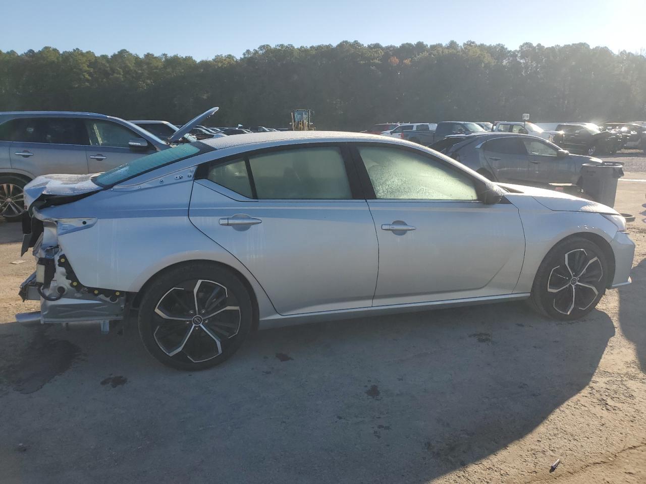 2025 Nissan Altima Sr - Image 3