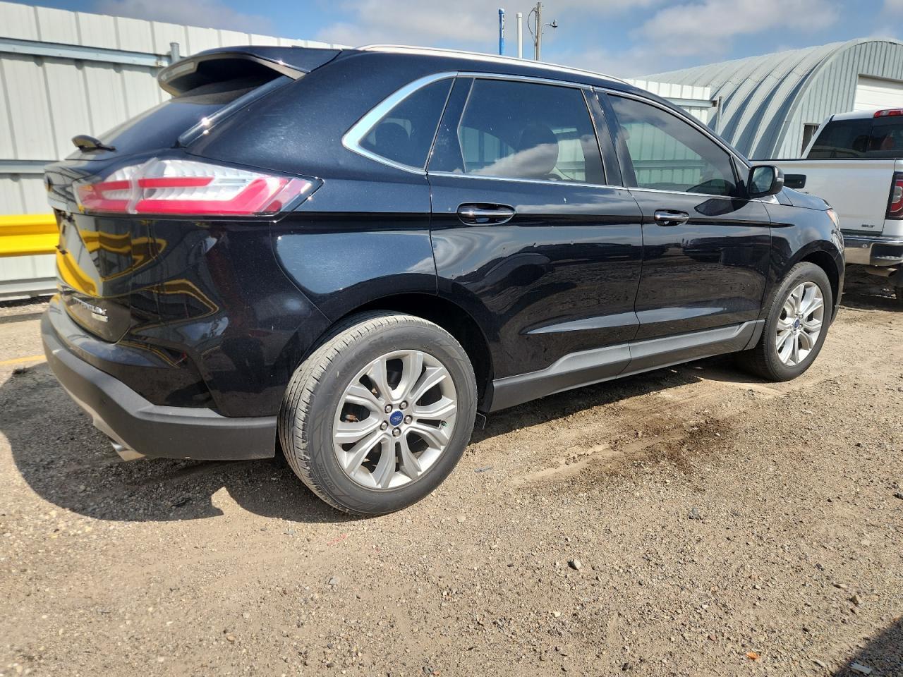 2019 Ford Edge Titanium - Фото 3