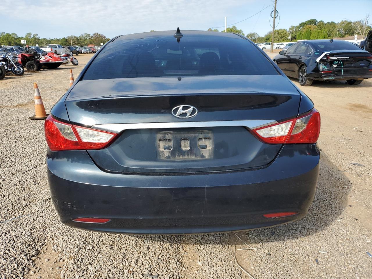 2011 Hyundai Sonata Gls - Image 6