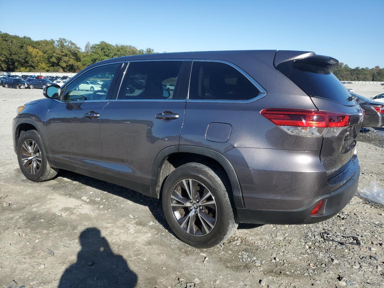 2019 Toyota Highlander Le - Фото 2
