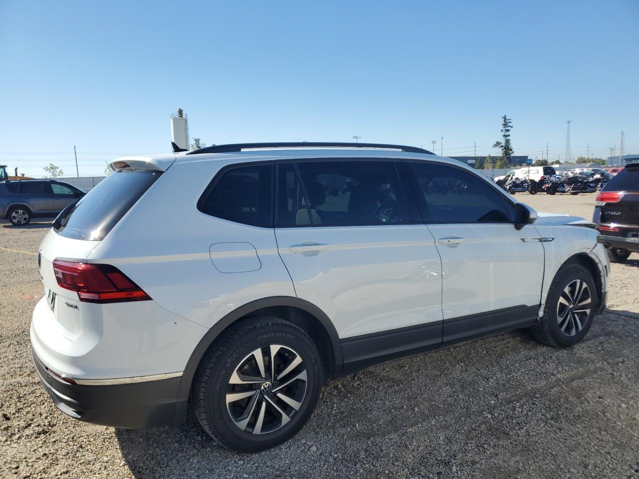 2023 Volkswagen Tiguan S - Фото 3