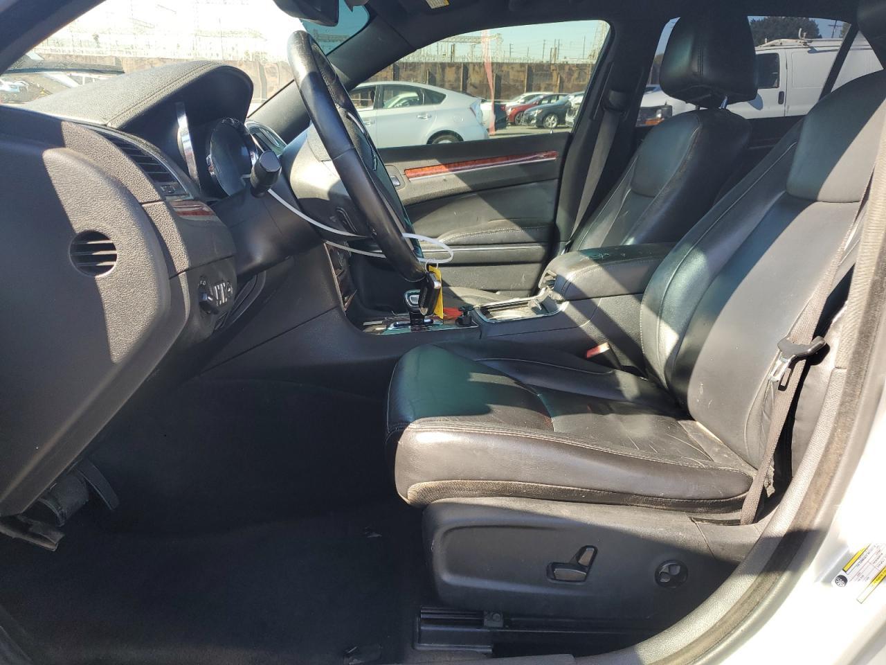 2012 Chrysler 300 Limited - Image 7