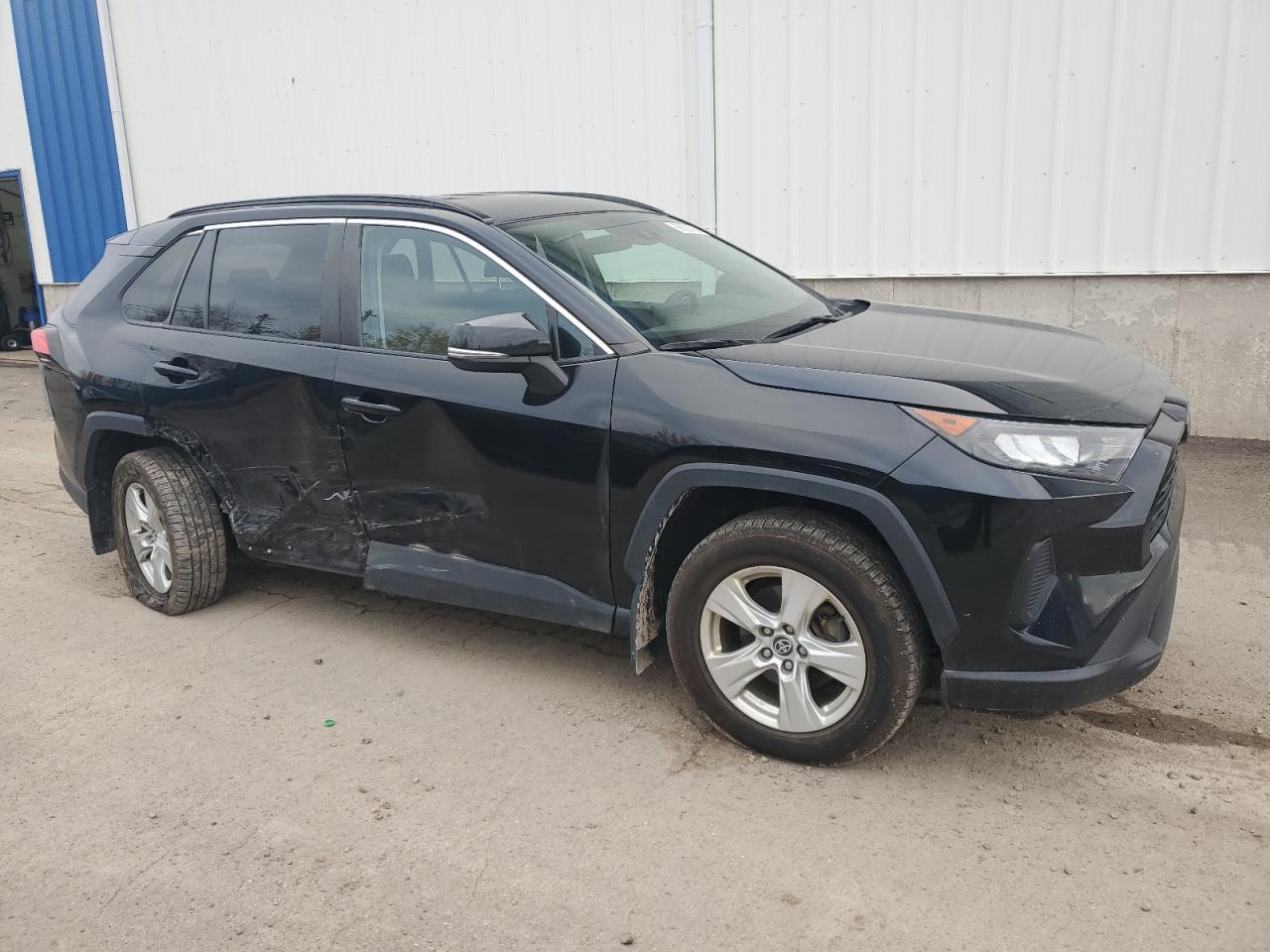 2019 Toyota Rav4 Le - Image 4