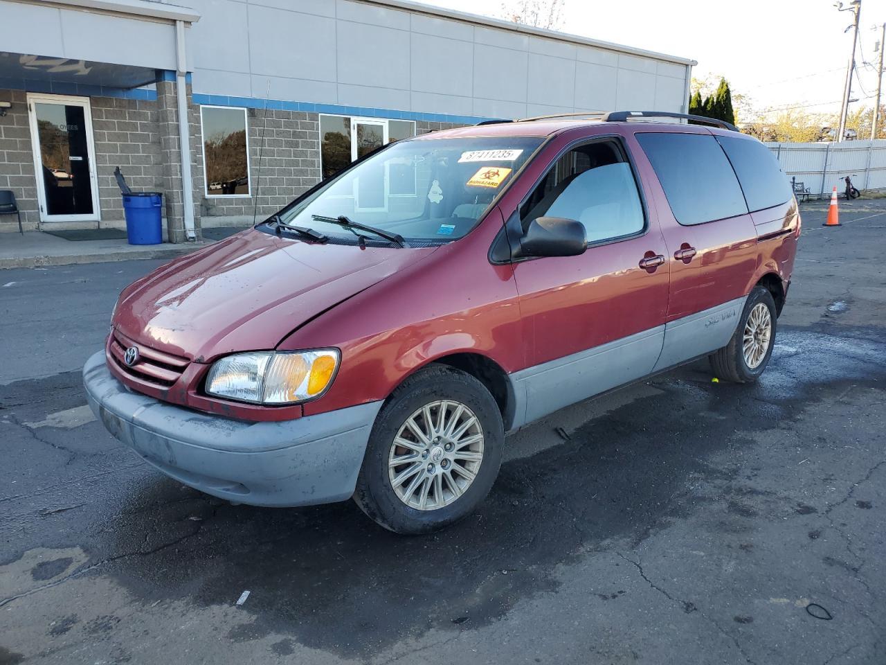 1998 Toyota Sienna Le