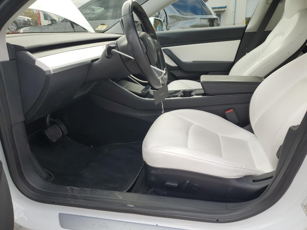 2018 Tesla Model 3 - Фото 7