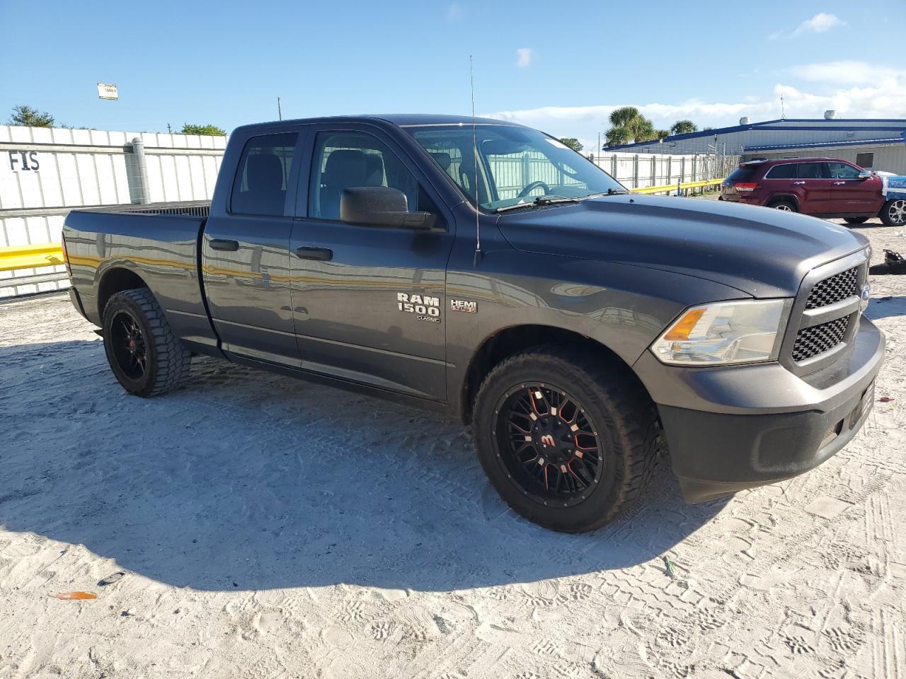 2019 Ram 1500 Classic Tradesman - Фото 4