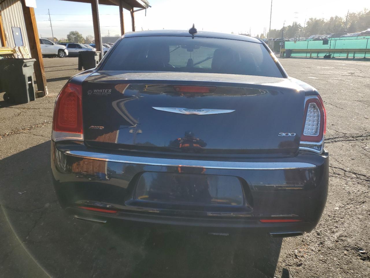 2017 Chrysler 300 Limited - Image 6