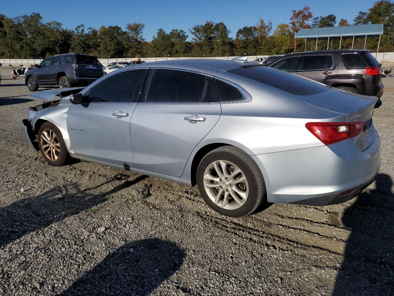 2017 Chevrolet Malibu Lt - Image 2