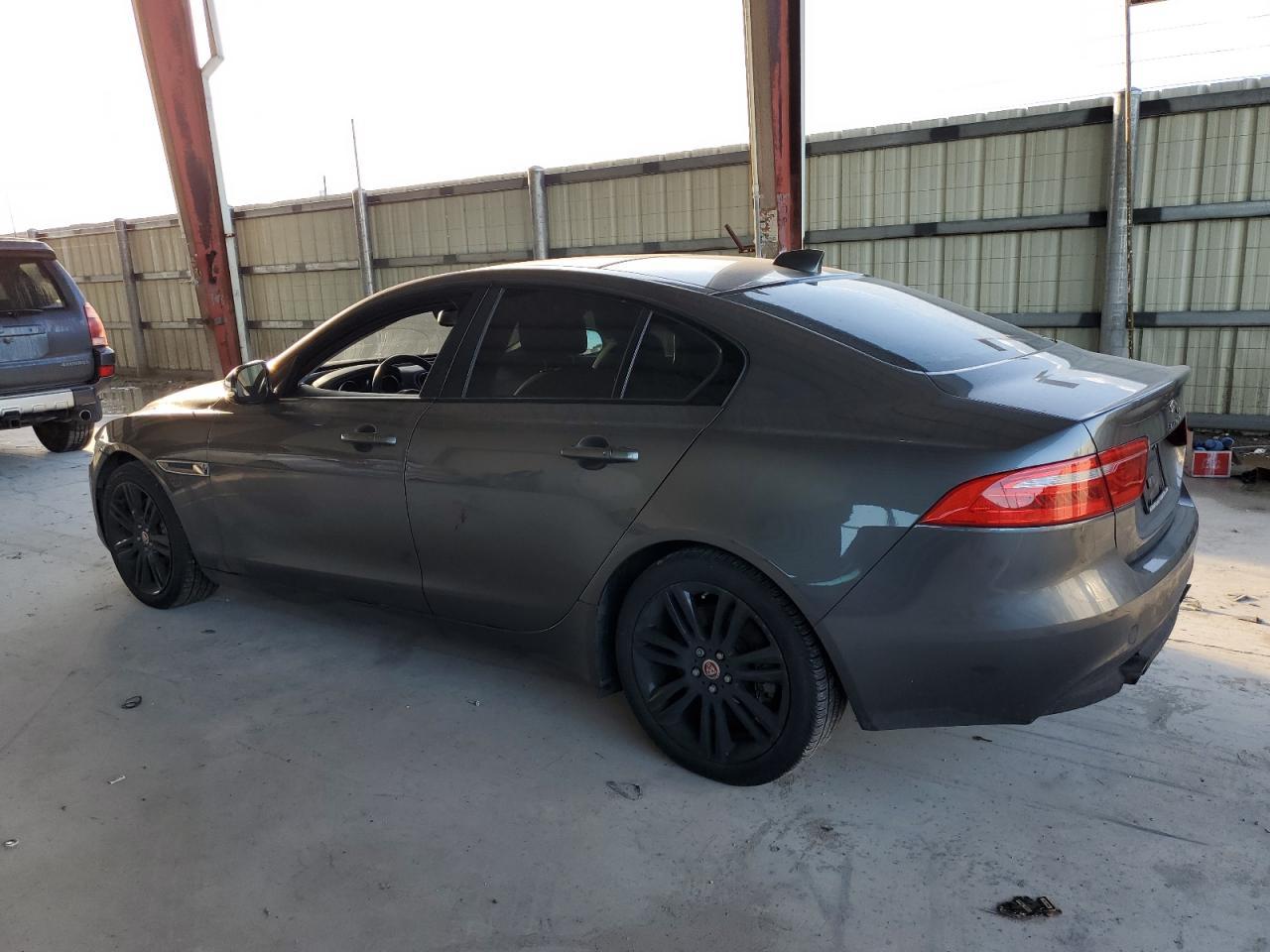 2017 Jaguar Xe Prestige - Image 2