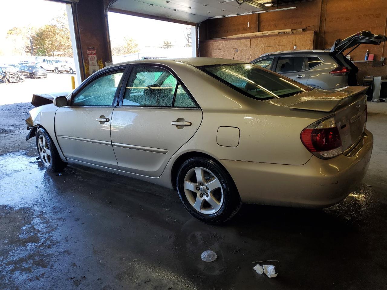 2005 Toyota Camry Le - Image 2