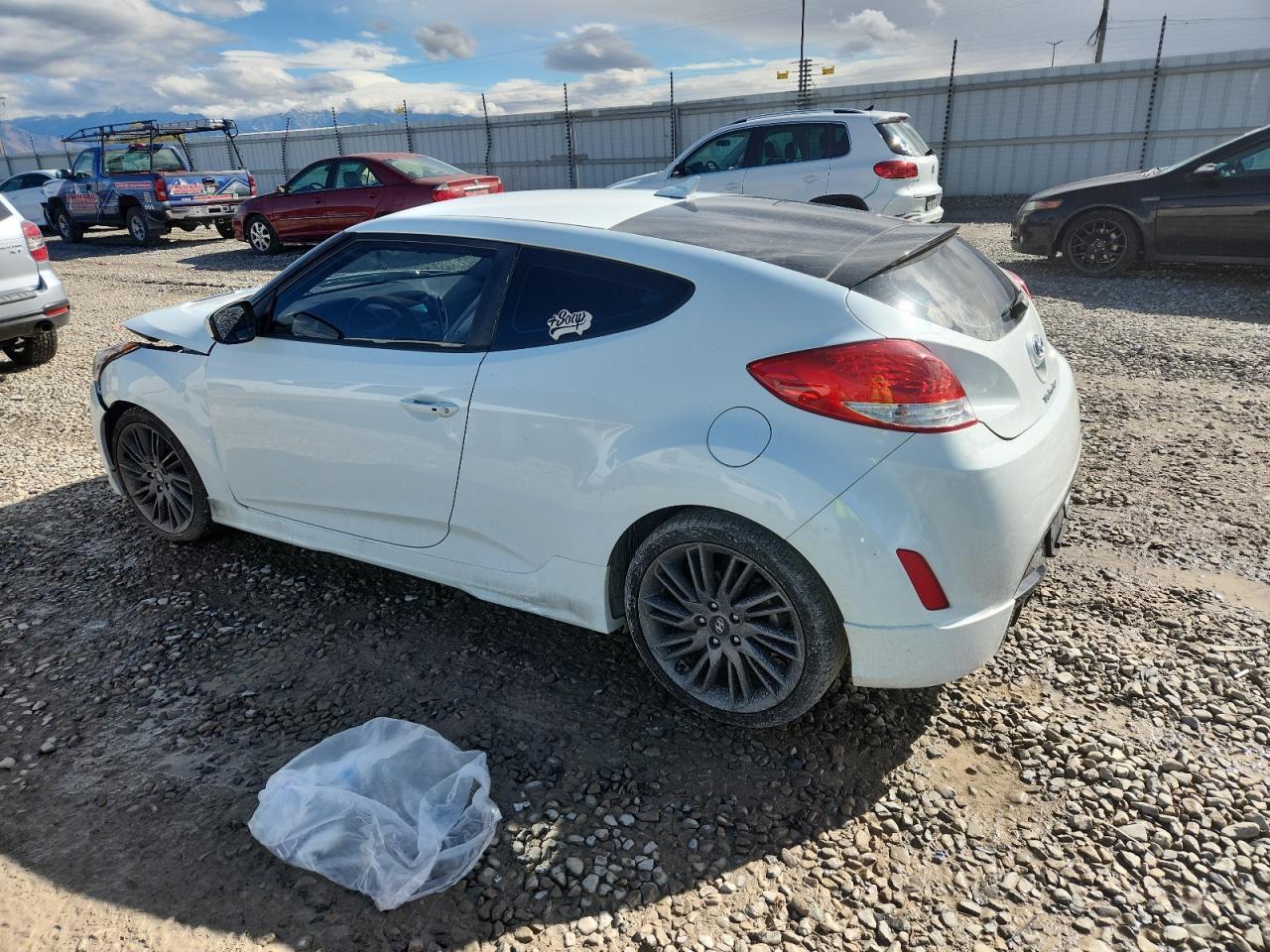 2013 Hyundai Veloster - Image 2