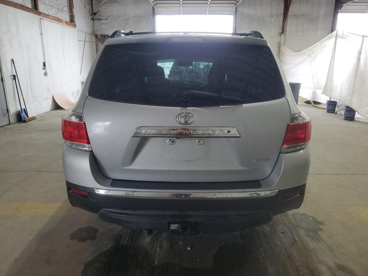 2012 Toyota Highlander Limited - Image 6