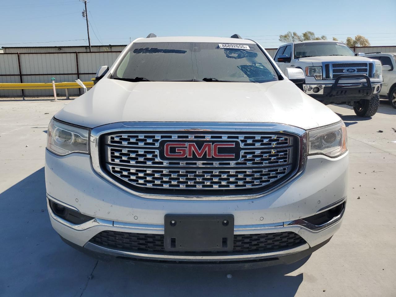 2019 GMC Acadia Denali - Image 5
