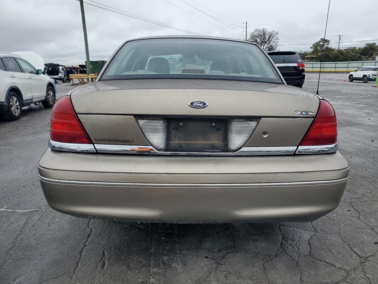2005 Ford Crown Victoria Lx - Image 6