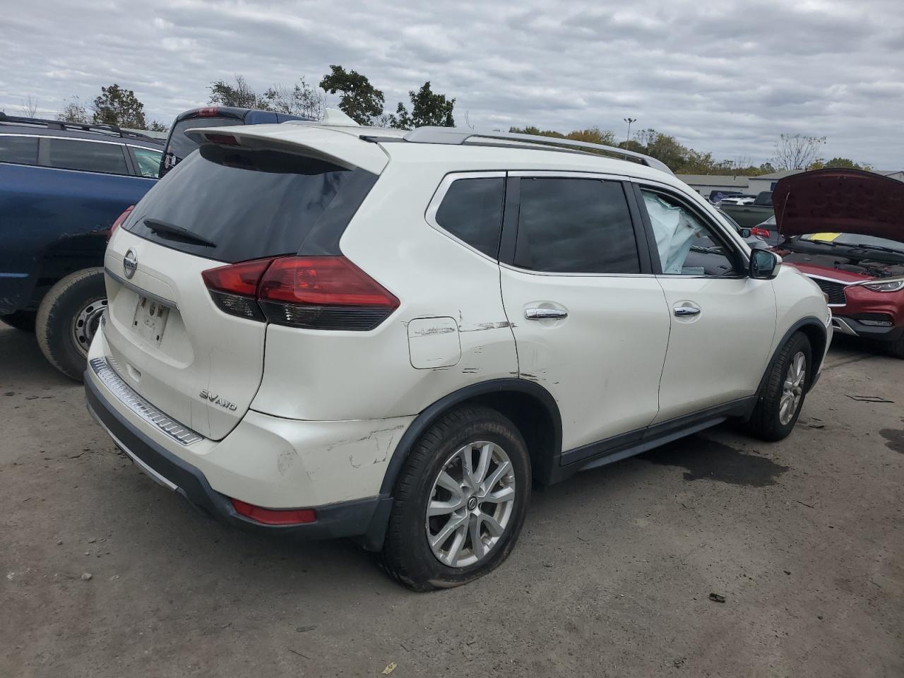 2018 Nissan Rogue S - Image 3