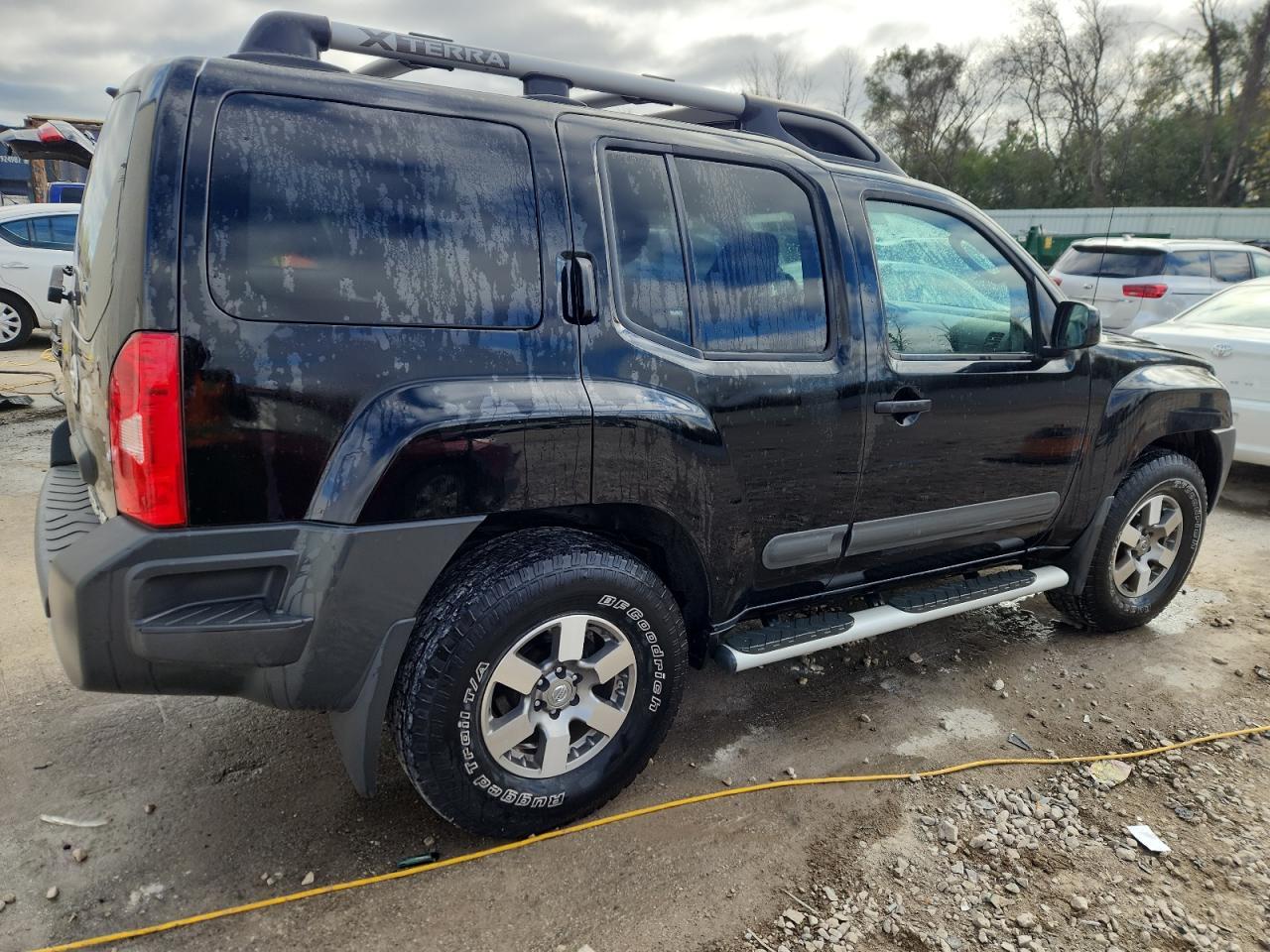 2012 Nissan Xterra Off Road - Image 3