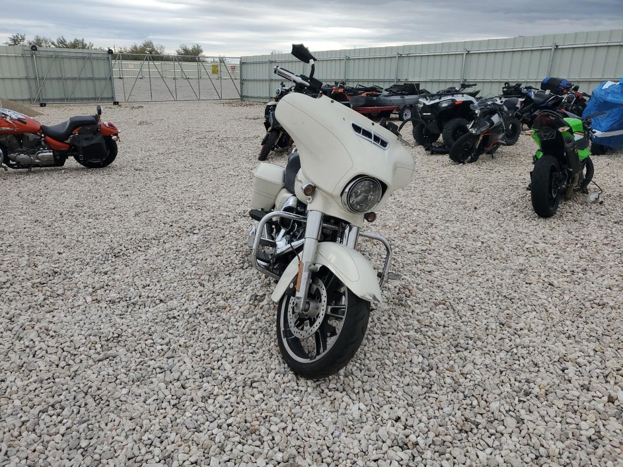 2014 Harley-Davidson Flhxs Street Glide Special - Image 2