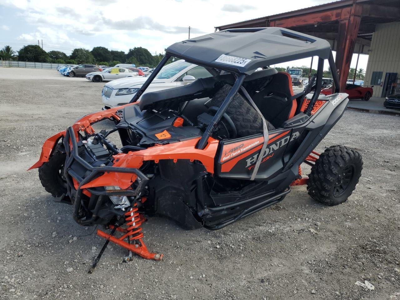2023 Honda Talon 1000R Utility Vehicle - Image 2