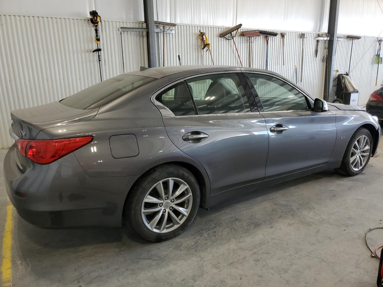 2017 Infiniti Q50 Premium - Image 3
