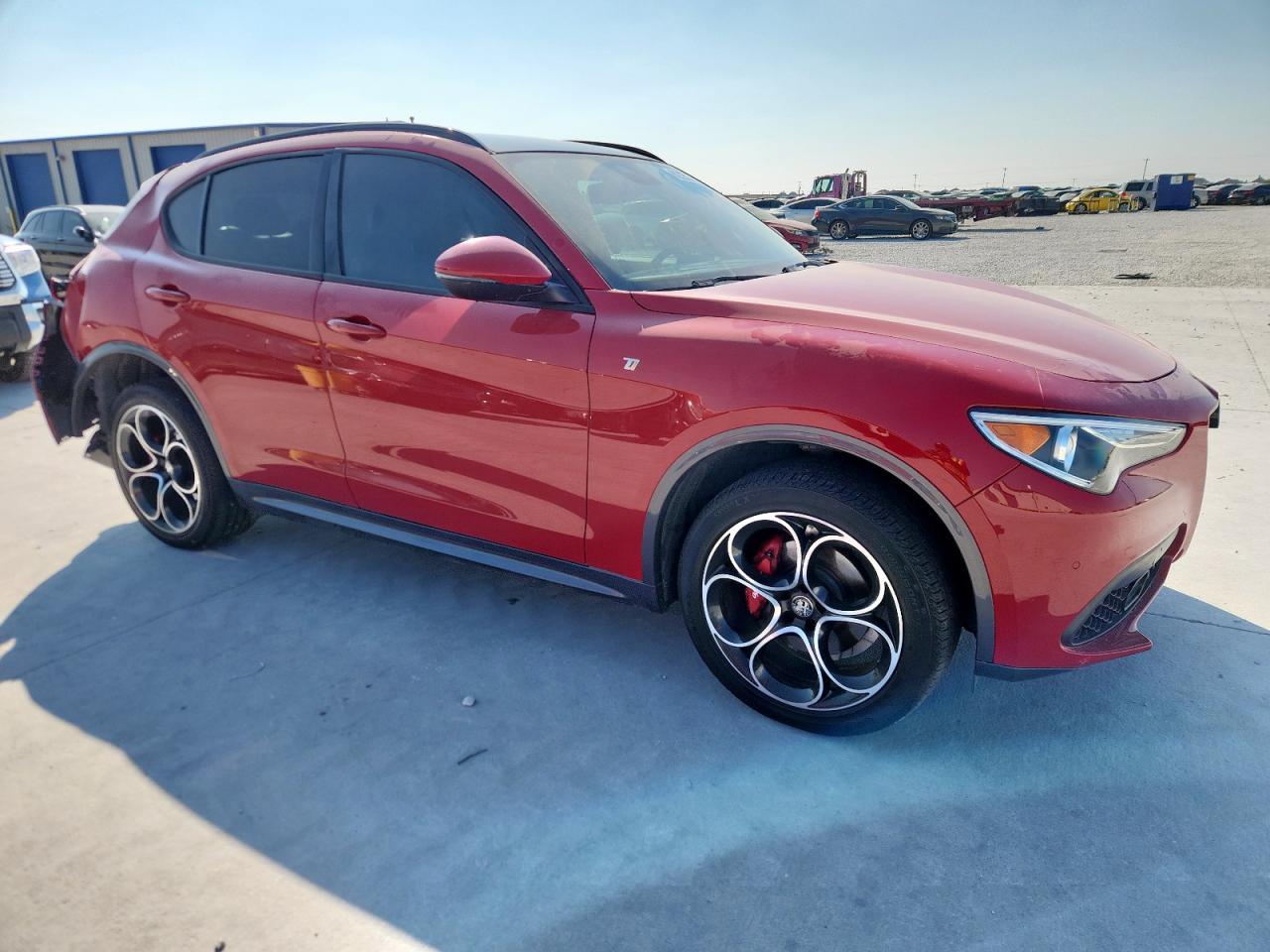 2022 Alfa Romeo Stelvio Ti - Image 4