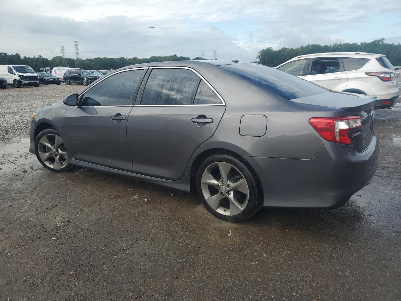 2014 Toyota Camry Se V6 - Image 2