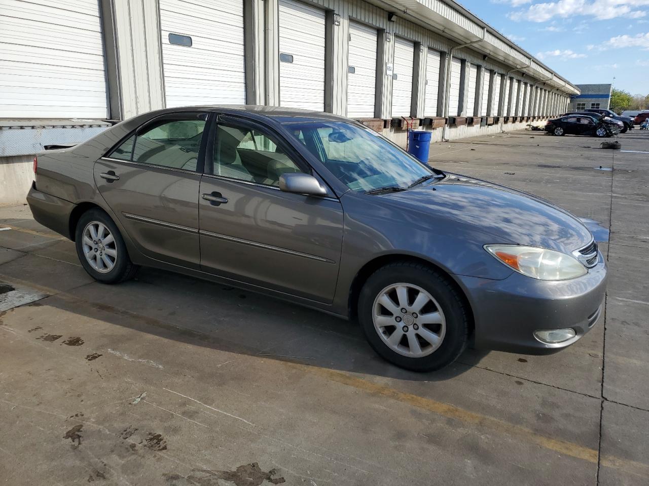 2004 Toyota Camry Le - Image 4